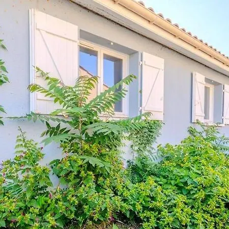 Maison Bleue 8 à 10pers Avec Piscine Feriehus *