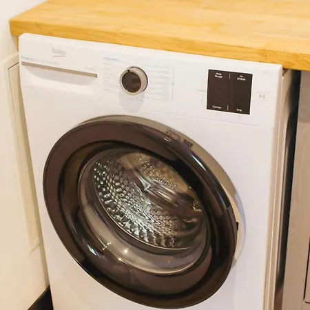 Maison Bleue 8 à 10pers Avec Piscine *