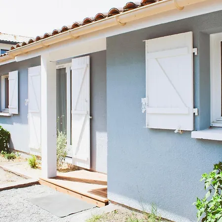 Maison Bleue 8 à 10pers Avec Piscine Feriehus