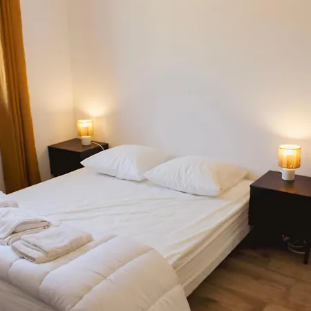Feriehus Maison Bleue 8 à 10pers Avec Piscine Soulac-sur-Mer