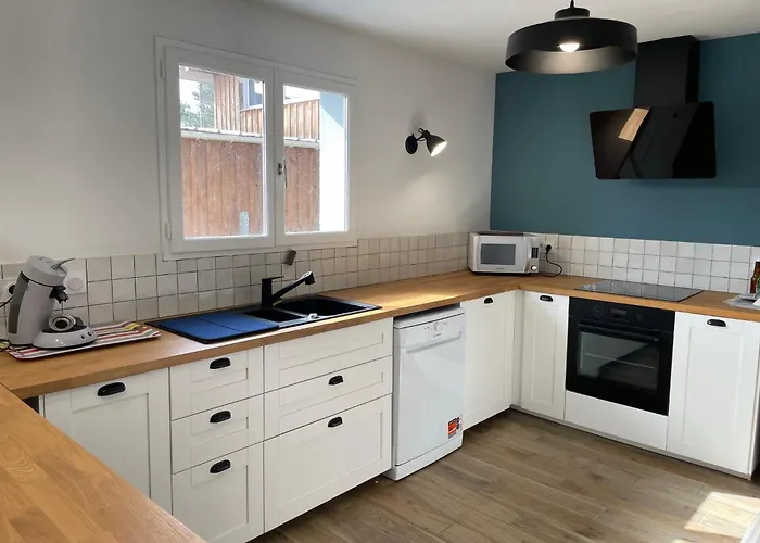 La Maison Bleue Avec Jacuzzi Et Piscine بيت للعطل